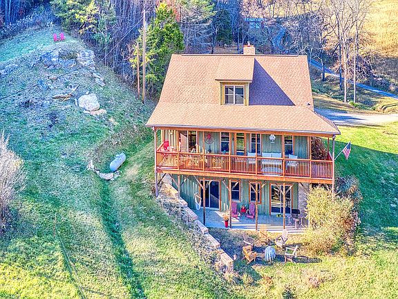 2nd image of 879 Lost Cove Rd