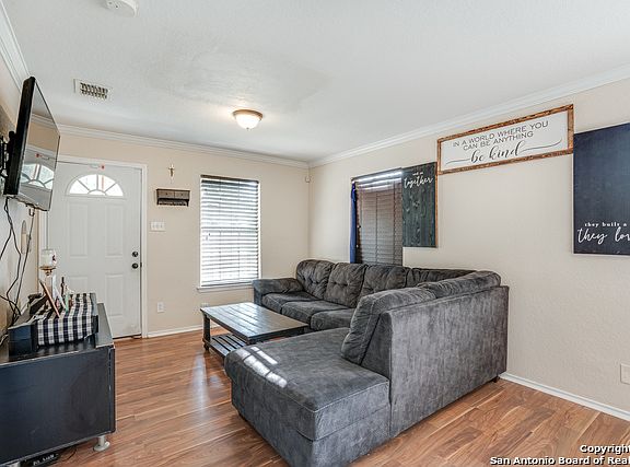 3rd image of 2607 Steves Ave