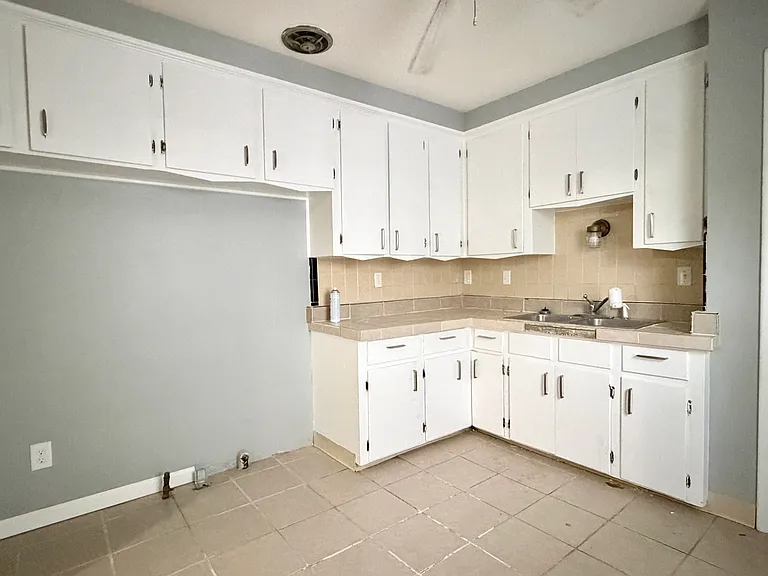 22530 Leewin St — Photo 3