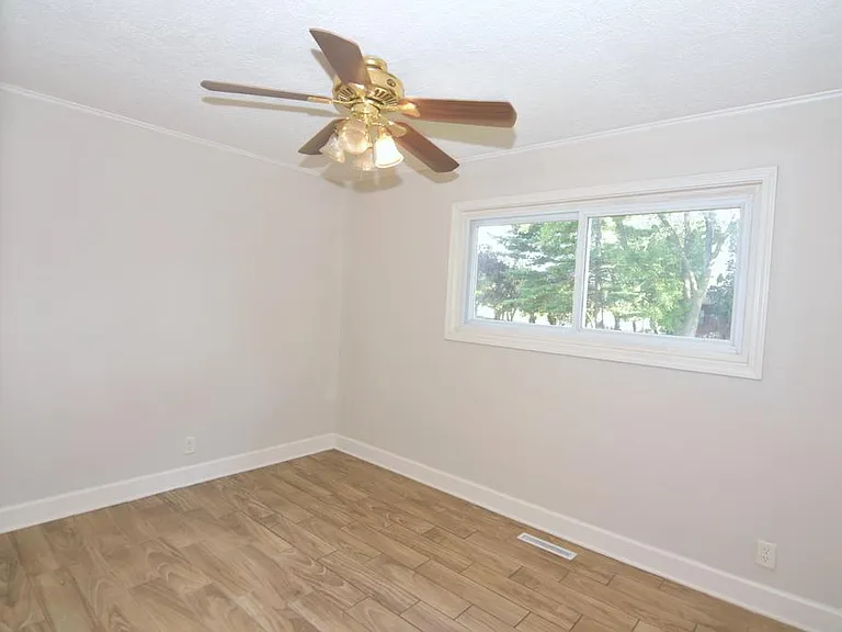 116 Center Rd — Photo 13