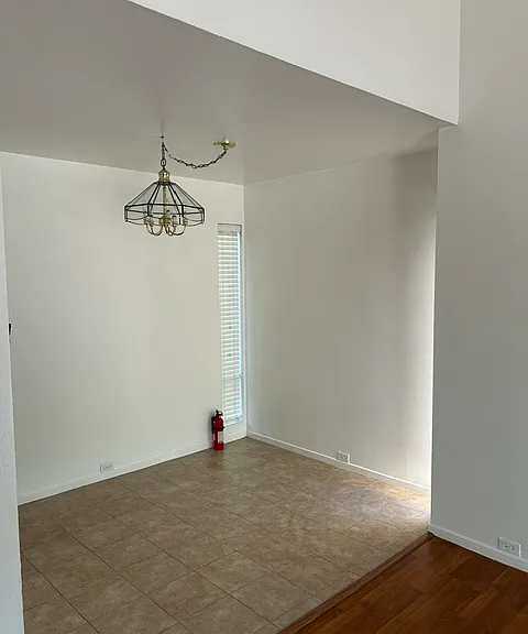 702 Woodside Ln #10 — Photo 4