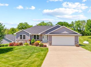3151 E View Circle Dr, Riverside, IA 52327