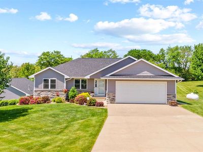 3151 E View Circle Dr, Riverside, IA, 52327