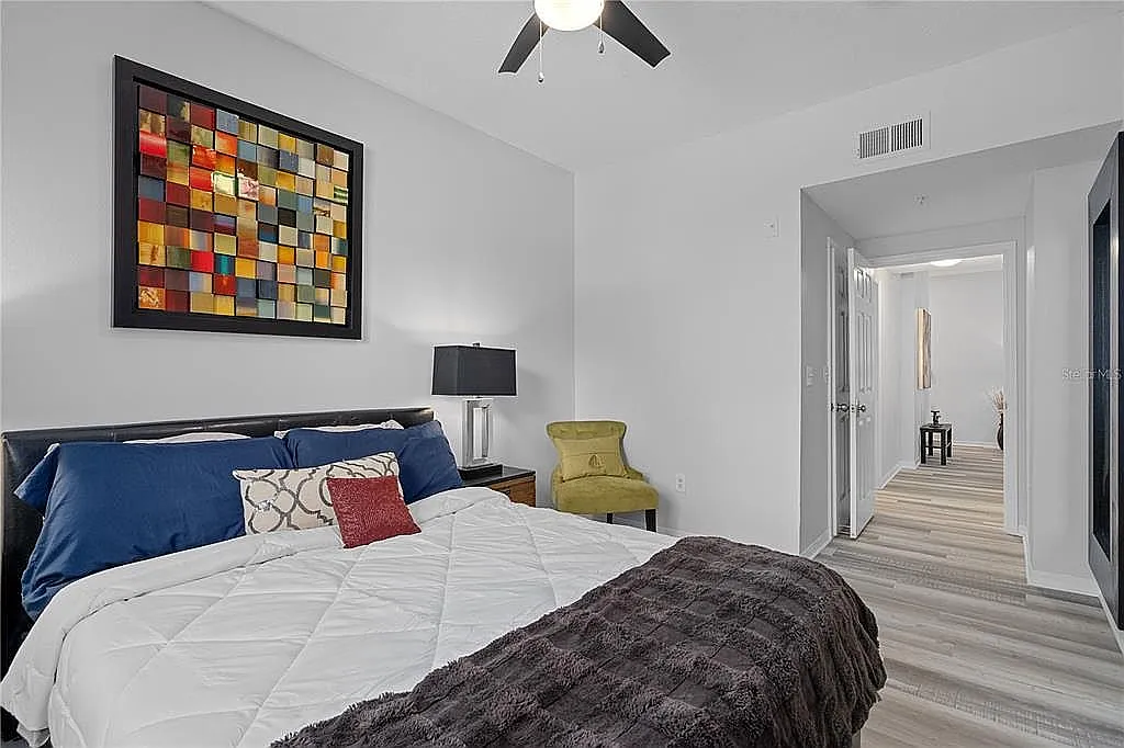 2 bed, 1153 sqft, $2,300 — Photo 1