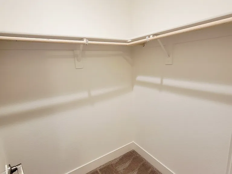4th bedroom walk-in closet