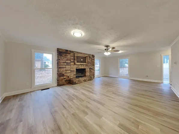 250 Southmoor Cir, Stockbridge, GA 30281
