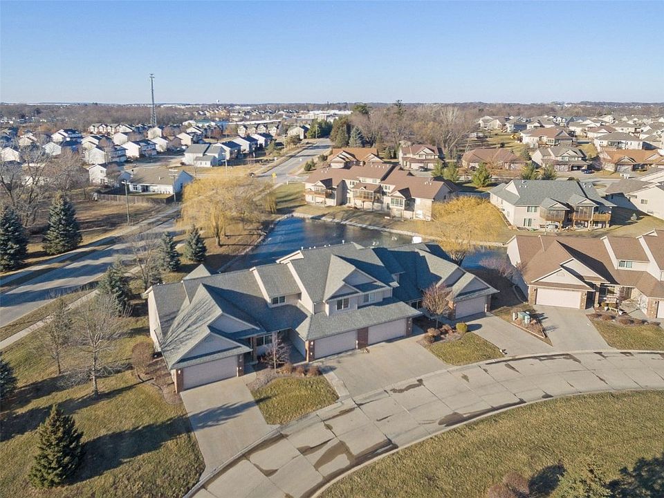 1st image of 20 Tartan Dr