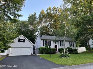 7 Goldfinch Rd, Queensbury, NY 12804