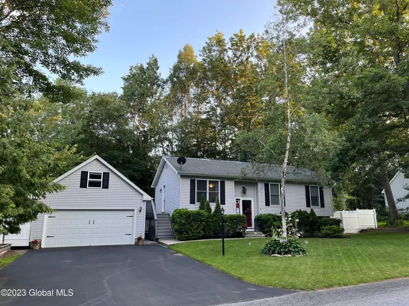 7 Goldfinch Road, Queensbury, NY 12804