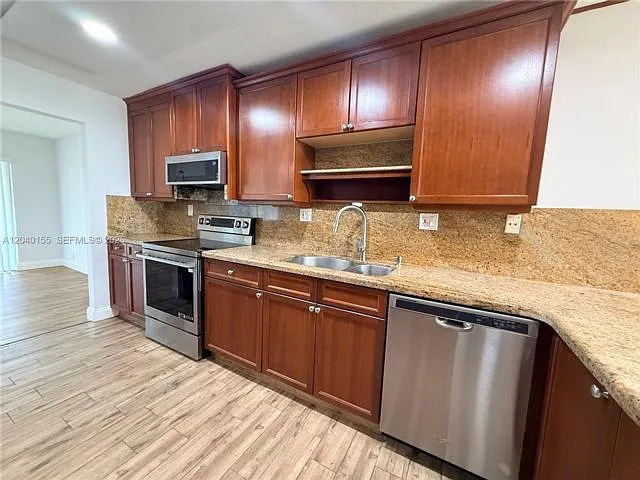 9717 N New River Canal Rd — Photo 5