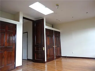 Rented by R New York