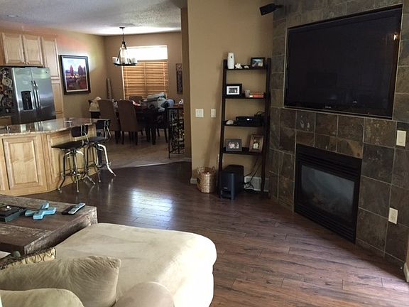 4th image of 414 E Hiawatha #104