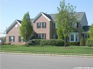 67 Cliffwood Dr, Allentown, NJ 08501