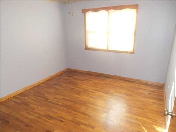 5th image of 311 N Anita St
