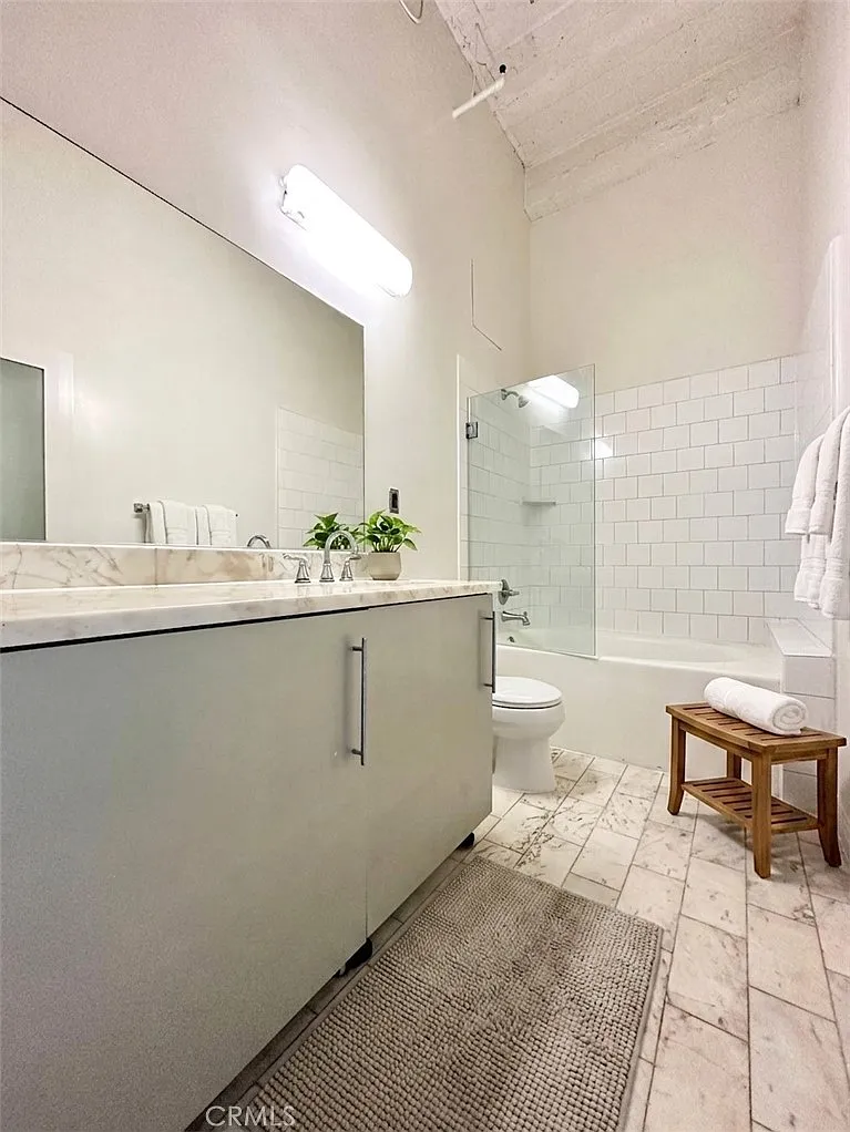 3 bed, 1950 sqft, $5,500 — Photo 2