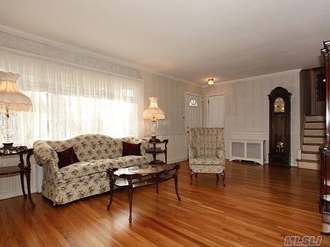 2nd image of 101 Bayberry Ave