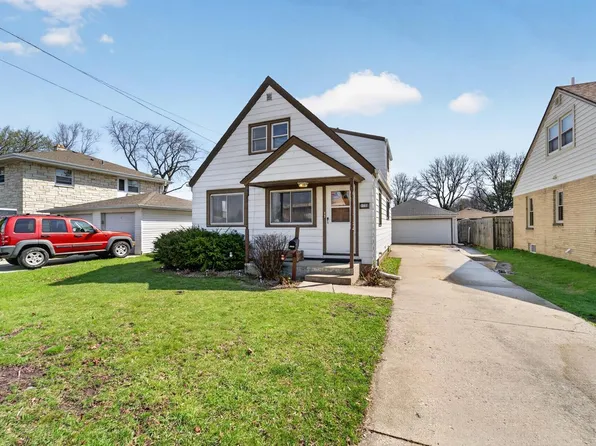 2720 S 84th STREET, West Allis, WI 53227