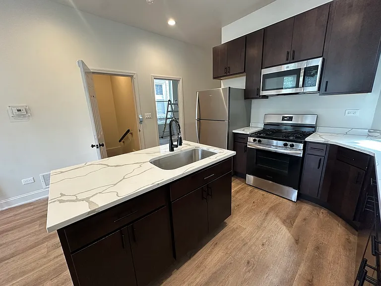 6613 S Vernon Ave #2 — Photo 3