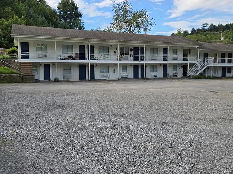 Cherokee- Dellwood Road Apartments — Photo 7
