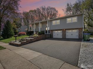 37 Merker Dr, Edison, NJ 08837