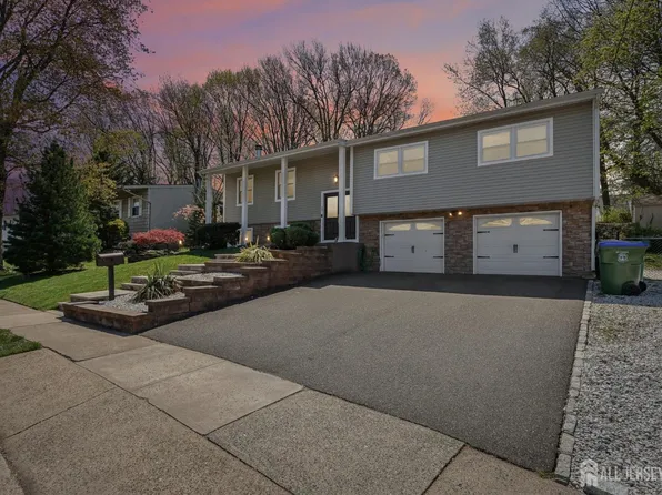 37 Merker Dr, Edison, NJ 08837