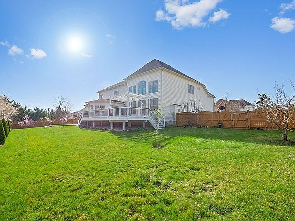 3rd image of 22777 Watson Heights Cir