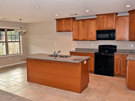 5th image of 125 Bradford Circle