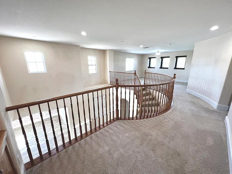 7140 Charter Crest St — Photo 49
