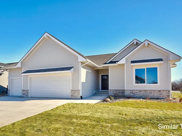 7015 Lincoln Cir, Johnston, IA 50131