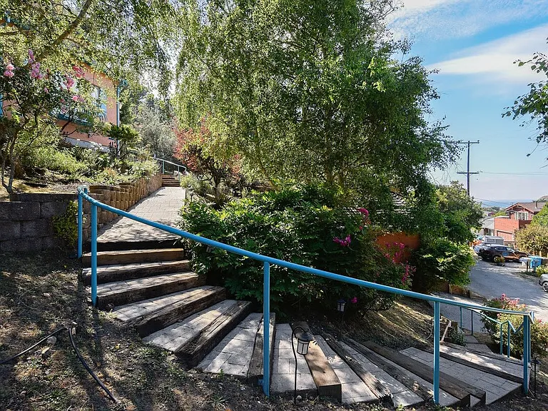 498 Copeland St — Photo 21