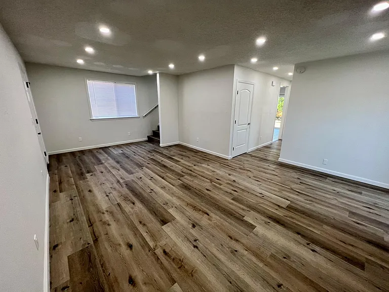 1000 Empey Way — Photo 3