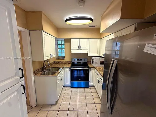 14407 NE 5th Ave #14407 Photo 1