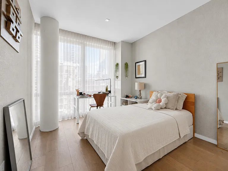 24-12 42nd Rd #Penthouse 8A — Photo 13