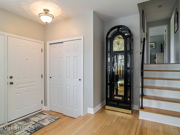 2nd image of 571 Arlene Dr