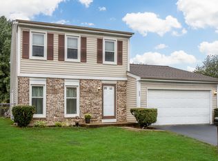 600 Oswego Dr, Carol Stream, IL 60188