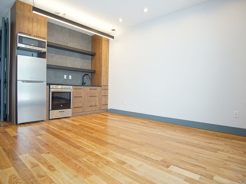 1st image of 378 Bedford Ave #5F