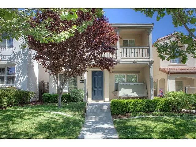 4170 Voltaire St photo 1