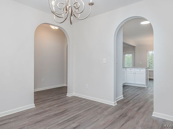 3rd image of 6147 Ridgeside Blvd