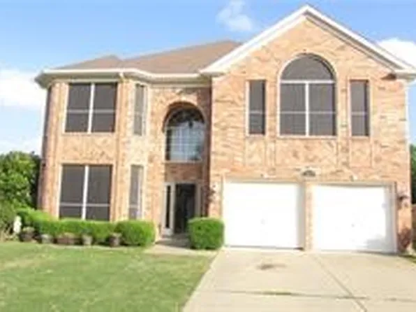 2633 Lakeside Dr, Burleson, TX 76028