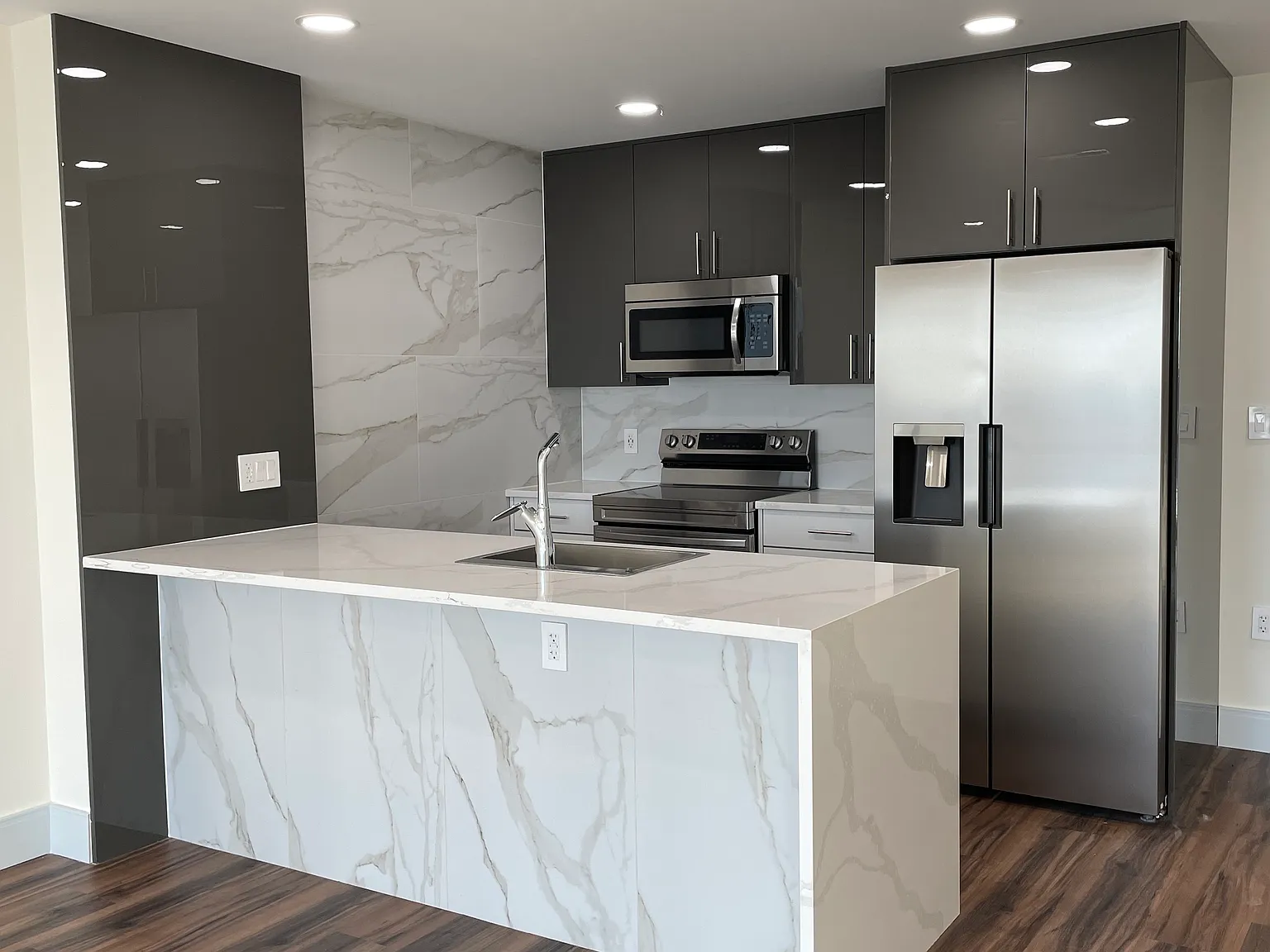 1 bed, 593 sqft, $1,599 — Photo 1
