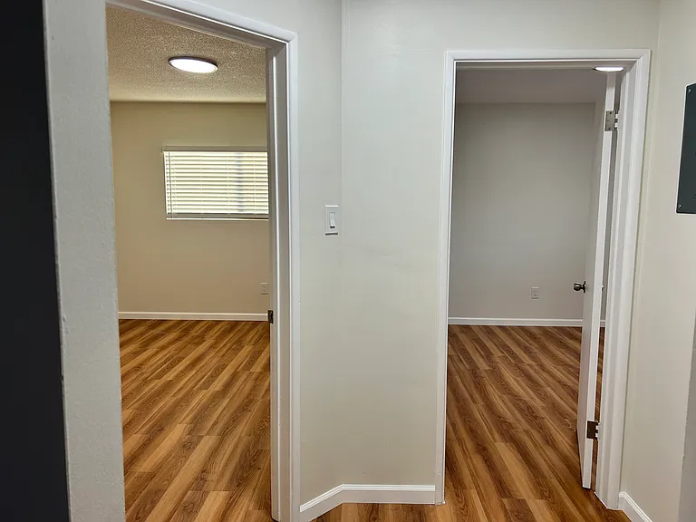 212 W Cypress St #5 — Photo 5