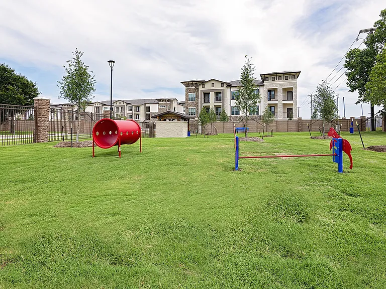 Debbie Lane Flats — Photo 13