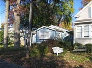 22 Martin St, Springfield, MA 01108