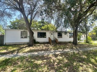 10521 S 228th Ln, Boca Raton, FL 33428