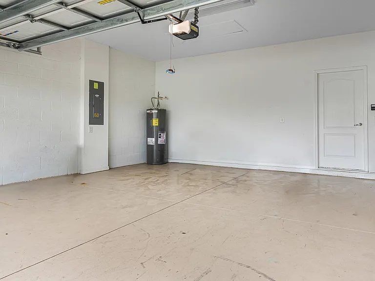 19592 Utopia Ln — Photo 40