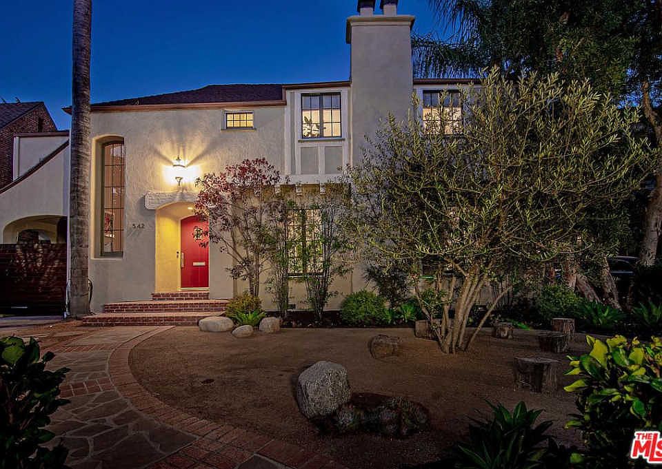 1st image of 542 N Las Palmas Ave