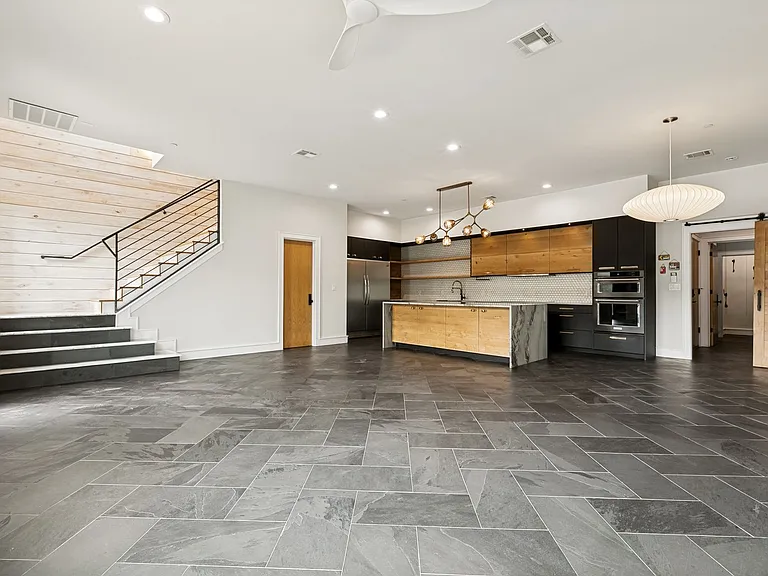 310 Clay St #12 — Photo 10