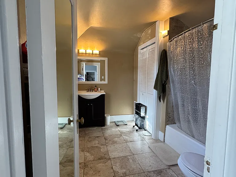 Bedroom 2 bathroom
