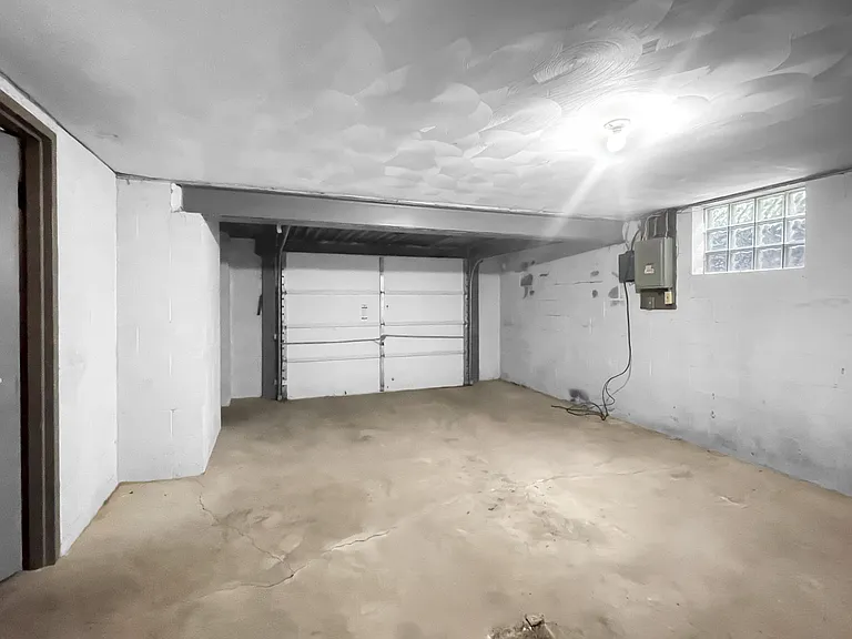 1 car garage
