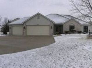 16127 Buhr Dr, Huntertown, IN 46748